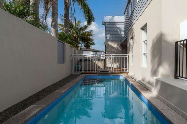 129A Beach Road Castor Bay_15