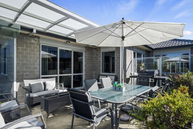 11 Paparoa Crescent Aotea_11