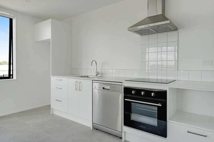 A207/3 Rauemi Way Te Atatu South_3