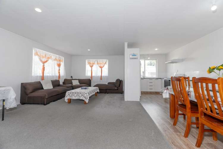 2/21 Lancaster Road Beach Haven_6