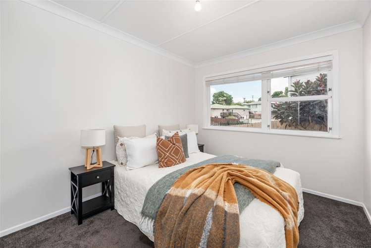 44 Tahi Terrace Glen Eden_11