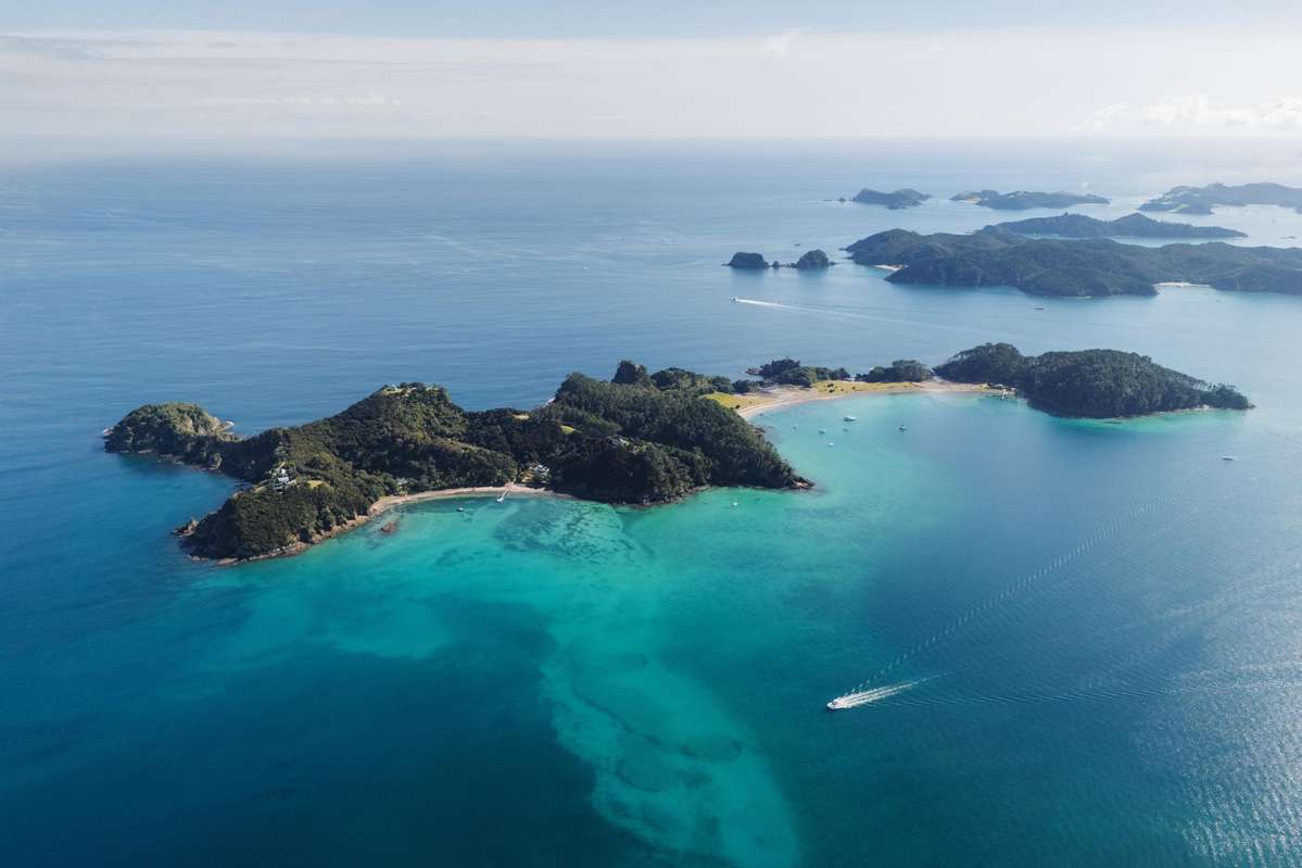 1 Motuarohia Island_0