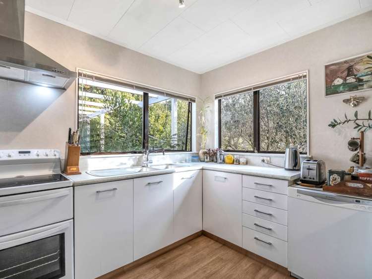 11 Oxford Road Lake Rotoma_11