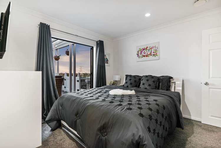 7 Exotic Place Massey_14