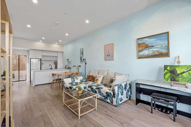 Urgent Sale! Rare Ground-Floor Retreat with Garden