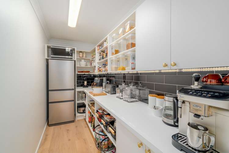 2 Waterstock Way Waitikiri_14