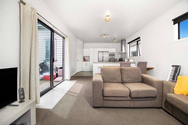 15 Crown Street North East Valley_2