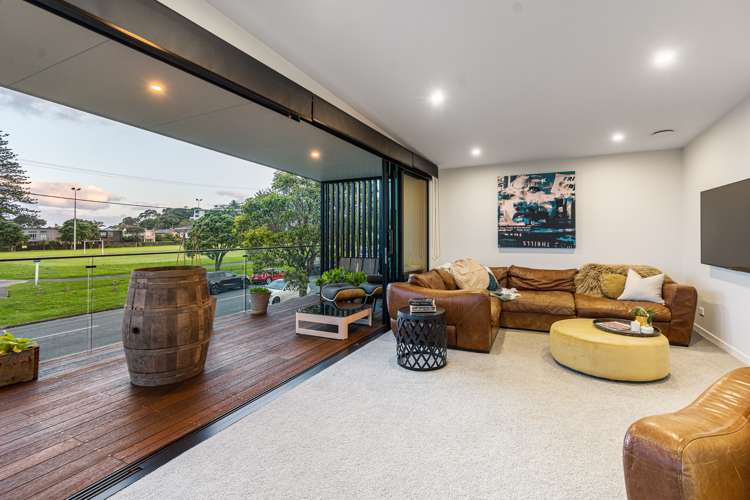 3a William Bayes Place Red Beach_9