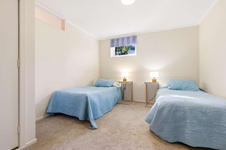 5 Matuku Street Two Mile Bay_28