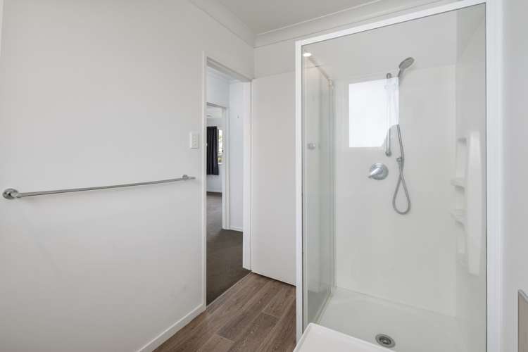 28 Pinedale Parade Milson_19