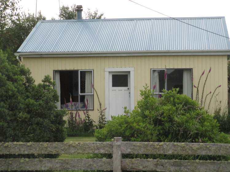 881 Tahakopa Valley Road Catlins Surrounds_14