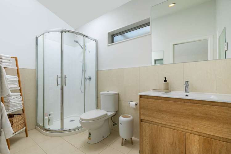 21 Lyttelton Avenue Forrest Hill_12