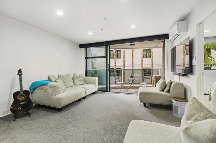 1E/175 Hurstmere Road Takapuna_8