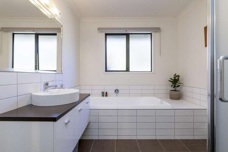 11 Dalmore Way Acacia Bay_15