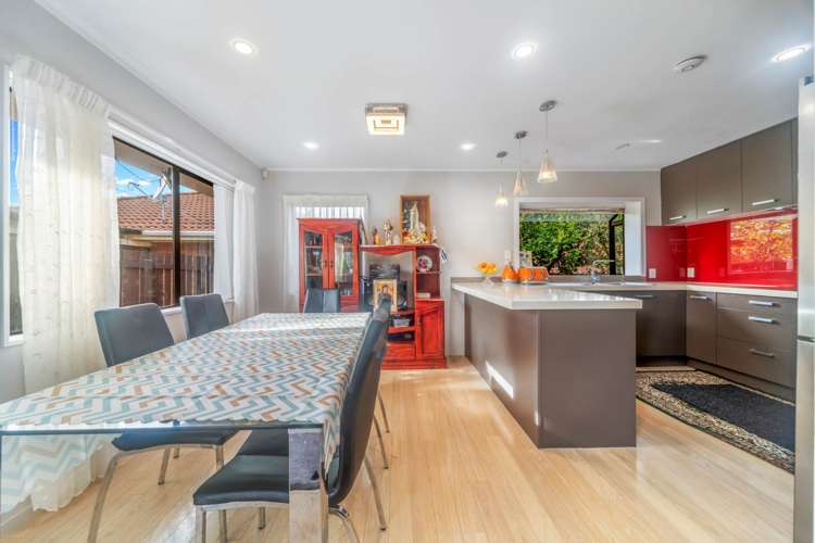 1/2 Channing Crescent Botany Downs_7