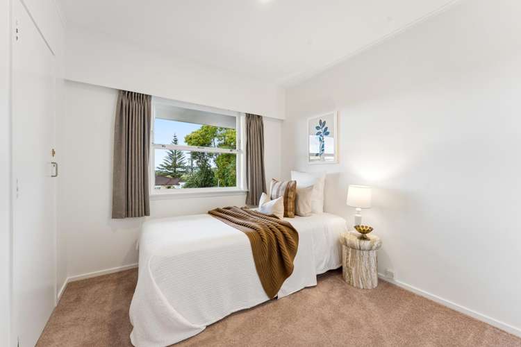 6 Kennedy Avenue Forrest Hill_11