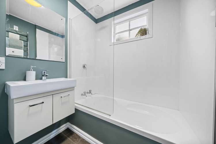 8 Royal Street Berhampore_14