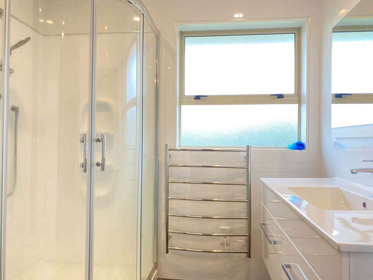 22 Gillett Place Botany Downs_10