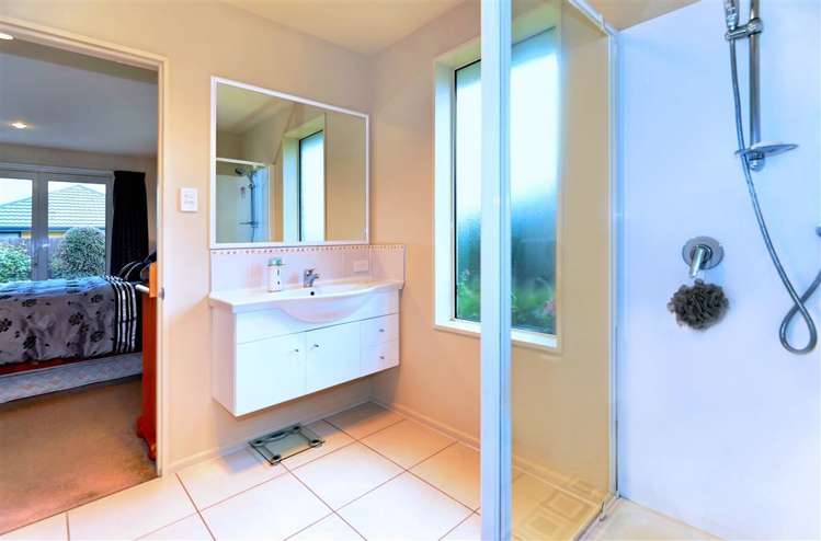 37 Awatea Gardens Wigram_12