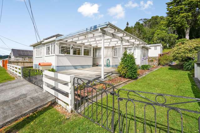 12 Dover Road Wainuiomata_2