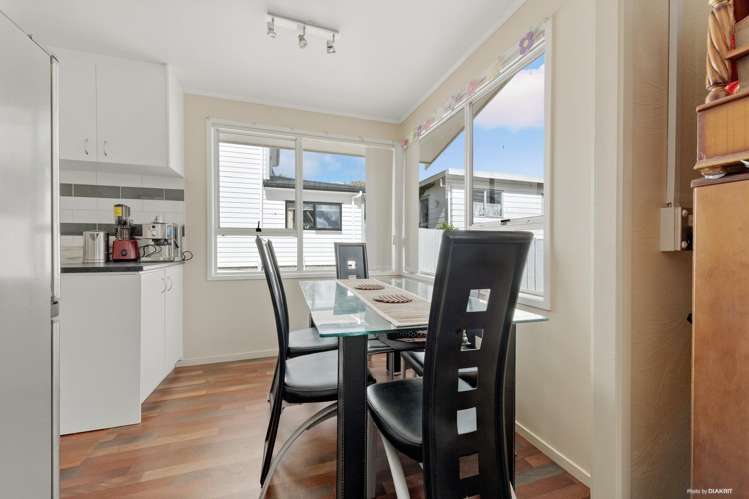 21 Frobisher Way Clendon Park_5