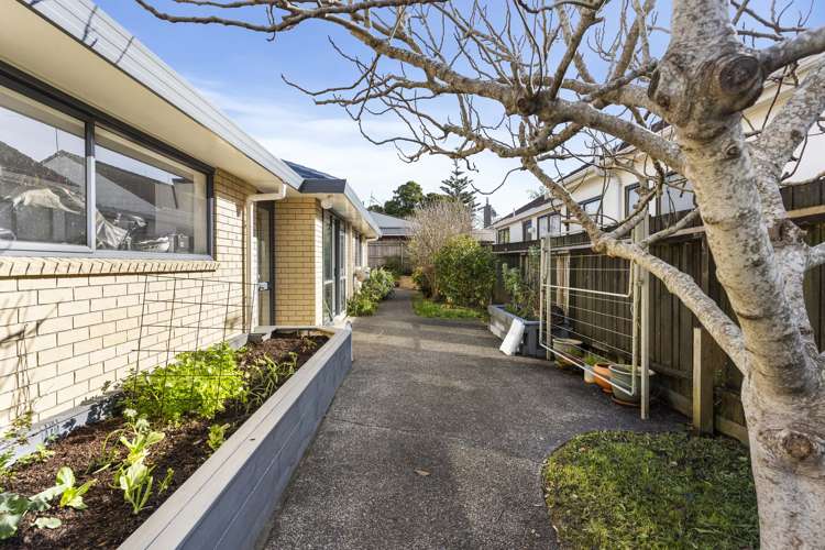 2 Hazards Road Manurewa_24