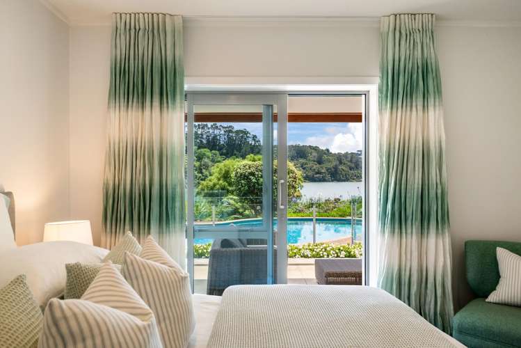 14 Oscar Road Greenhithe_28