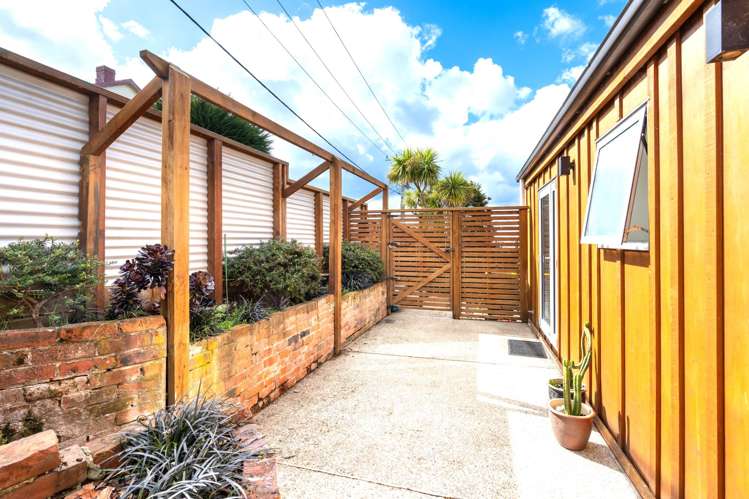 107 & 109 Russell Street Dunedin Central_16