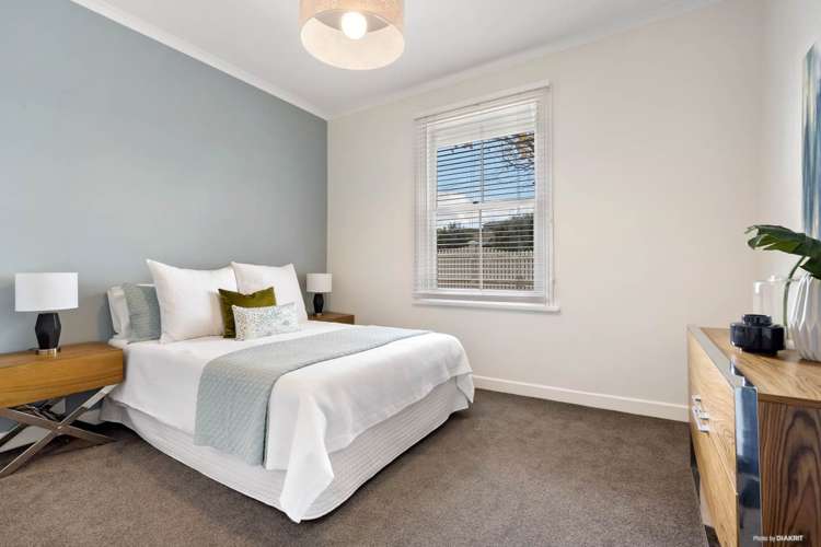 107 Beach Road Mellons Bay_9