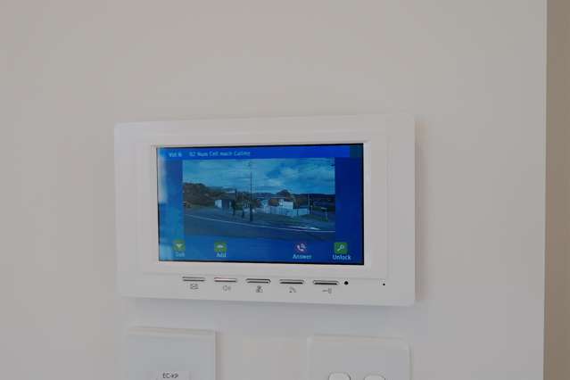 1-6,10-12/16-18, 20 42 Captain Scott Road Glen Eden_4