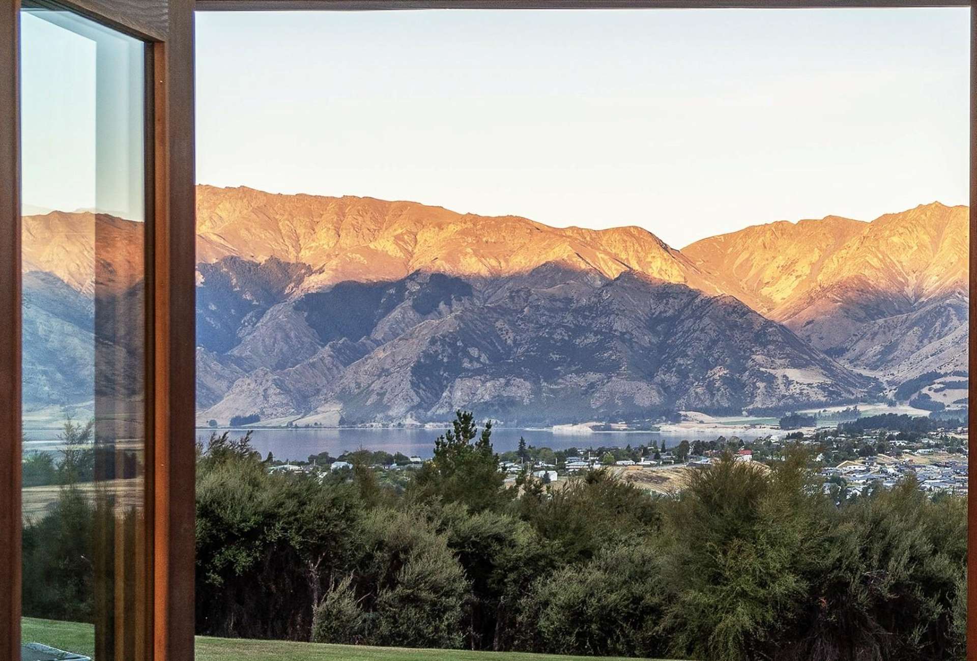 1091 Lake Hawea - Albert Town Road Lake Hawea_0