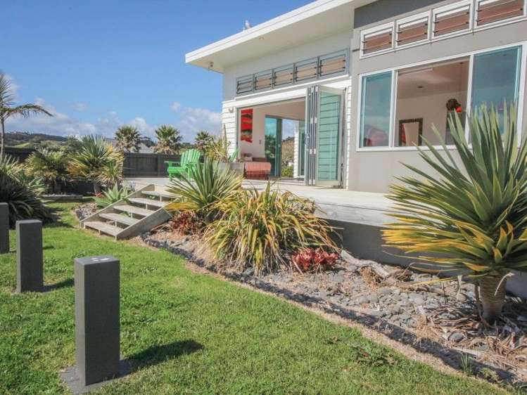 1 Flame Tree Lane Taipa_7