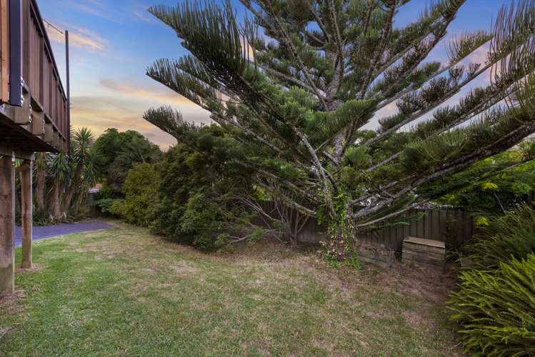 54 Solar Road Glen Eden_34