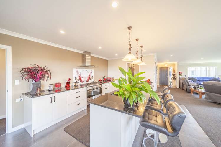 15 Aspiring Drive Poraiti_19