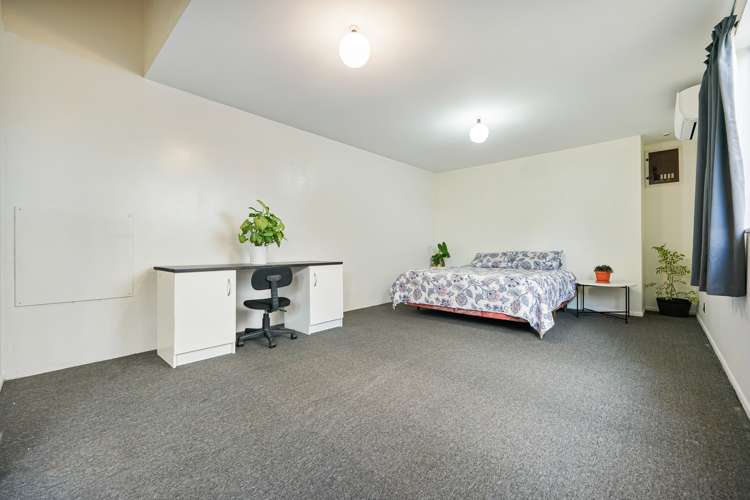 8 Riverview Road New Lynn_9