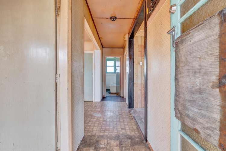 60 Swansea Road Stratford_4