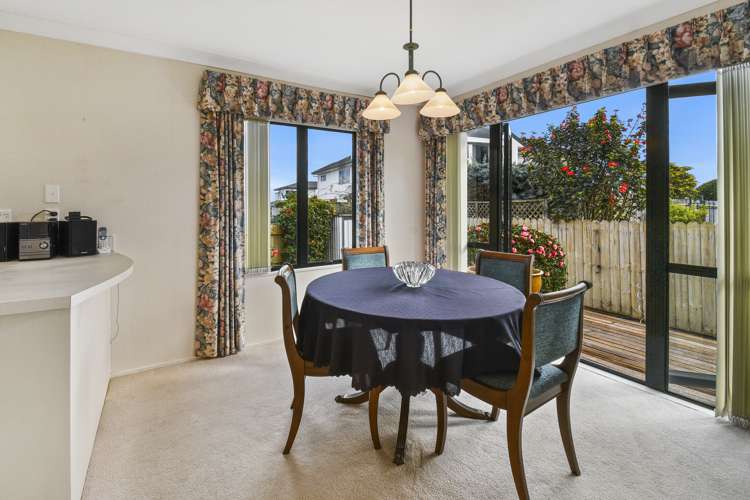 2/5 Ribbonwood Crescent Goodwood Heights_5