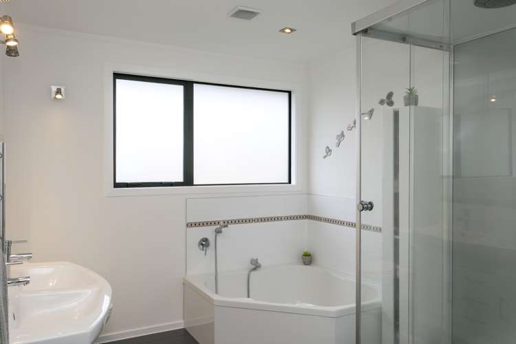 1 Norfolk Road Waipahihi_12