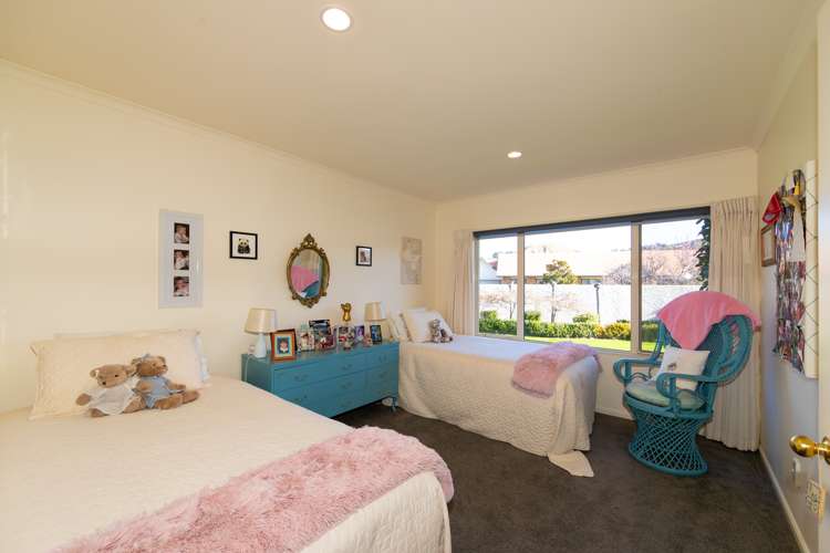 33 Kensington Drive Taradale_11