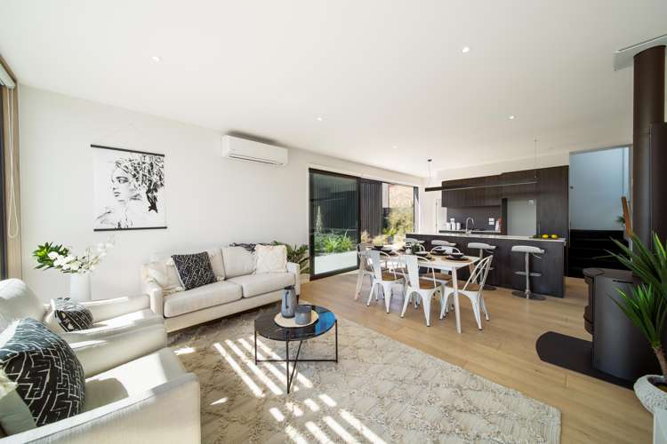 27 Falconer Rise Jacks Point_5