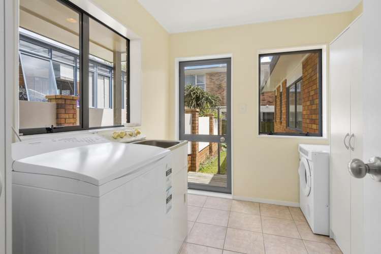 2/7 Heaphy Street Blockhouse Bay_14