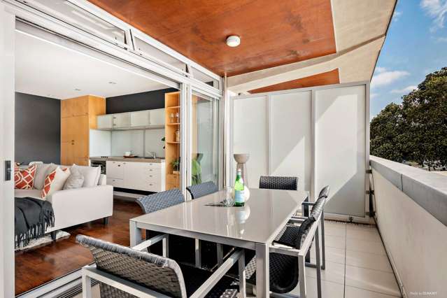 2/6 Beach Front Lane Browns Bay_1