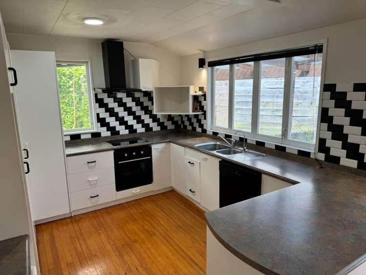 17 Hewlett Road Massey_4