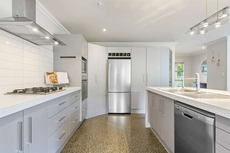 5 Condor Drive Pyes Pa_14