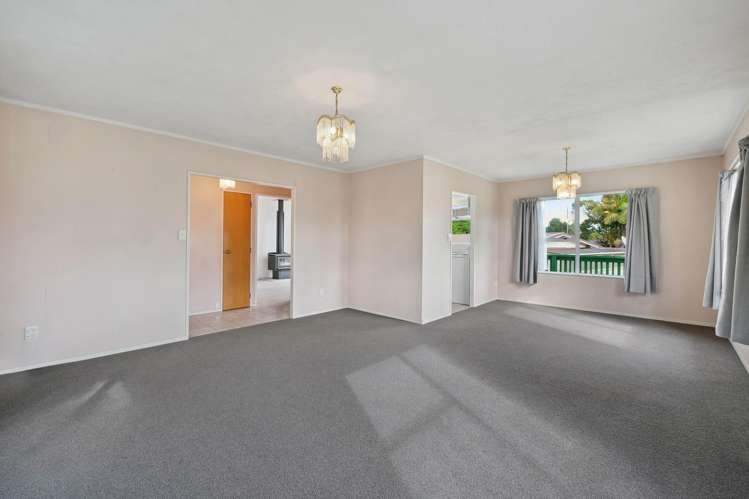 16 Leaming Place Clarks Beach_13