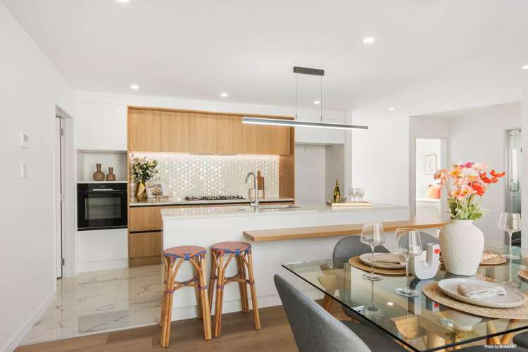 7 Kauri Gum Rise Swanson_8