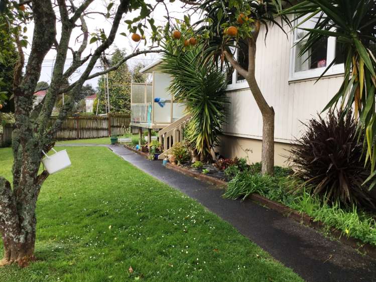 15 Craigbank Avenue New Lynn_10