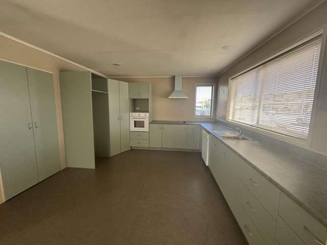 441 Thames Highway 11441_1