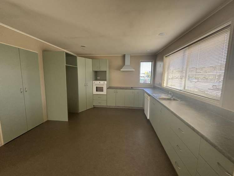 441 Thames Highway 11441_1