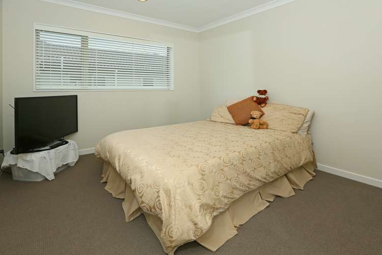 17 Aditi Close Massey_12